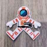 Oranžový kosmonaut