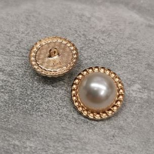 Zlatý knoflík s perlou lemovaný řetízkem / 23 mm